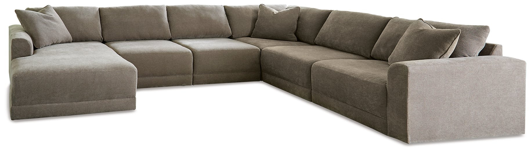 Raeanna Sectional with Chaise - Home And Beyond