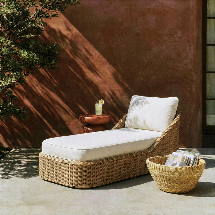 Axel Boucle Outdoor Lounge Chair