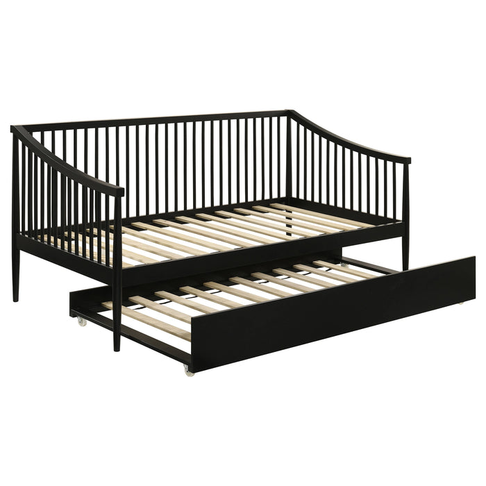 Delgado Windsor Daybed With Trundle