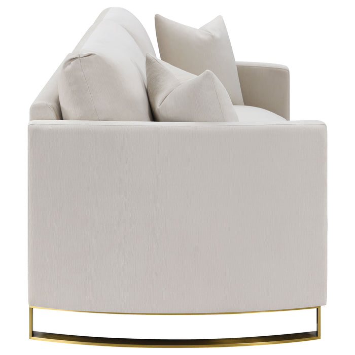 Corliss Loveseat