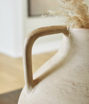 Justy Vase - Home And Beyond
