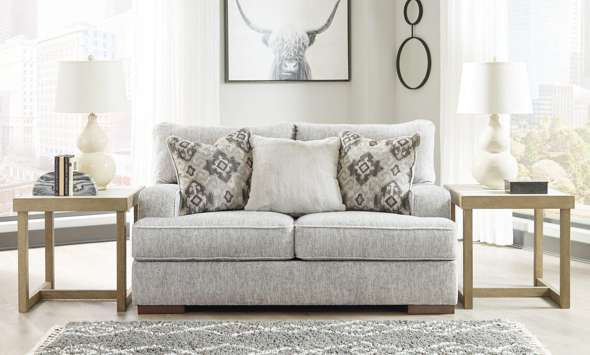 Mercado Loveseat