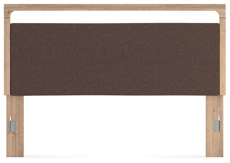 Kinlanni Upholstered Bed - Home And Beyond