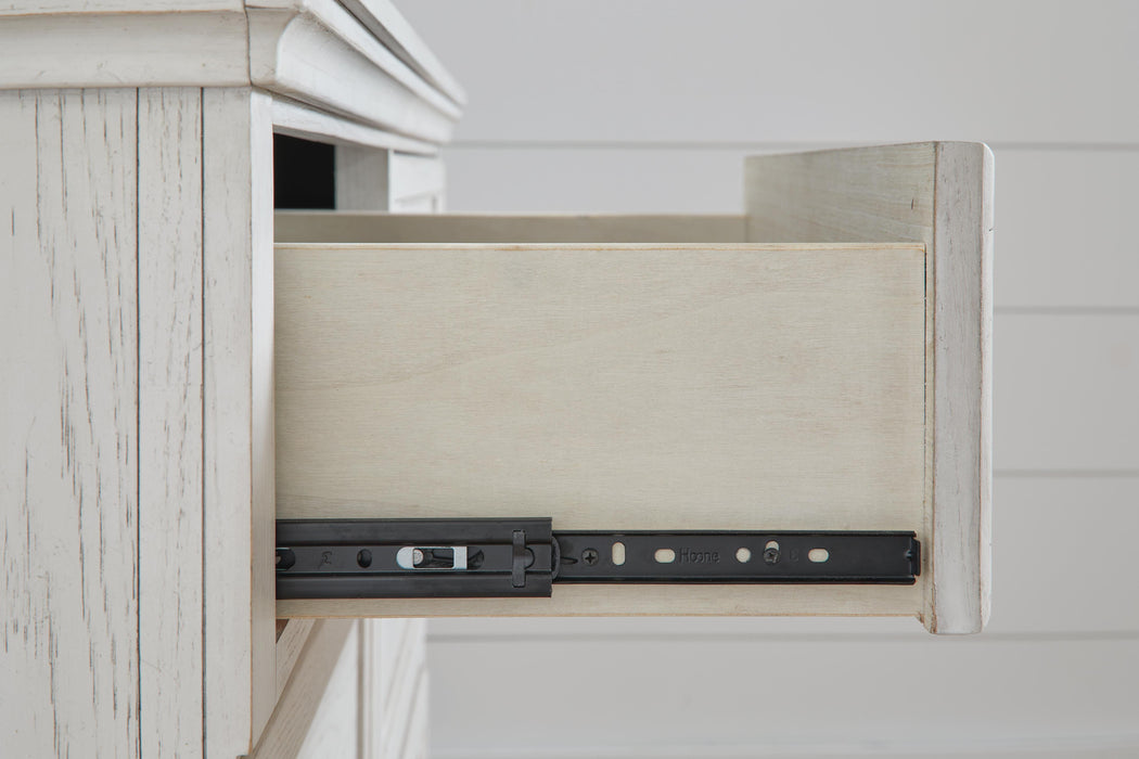 Robbinsdale Bedroom Set - Home And Beyond