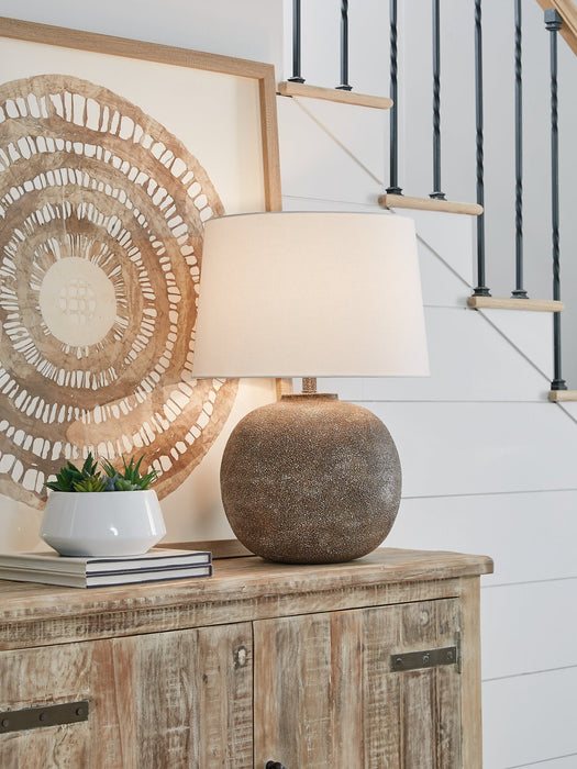 Neavesboro Lamp Set - Home And Beyond