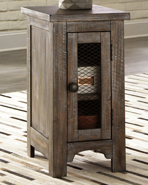 Danell Ridge Chairside End Table - Home And Beyond
