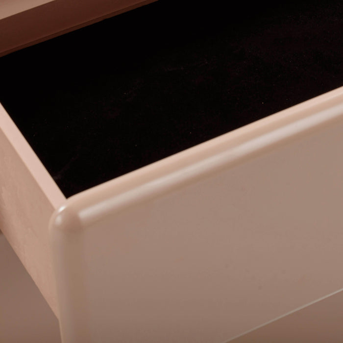 Tammy Taupe 6-Drawer Dresser - Home And Beyond