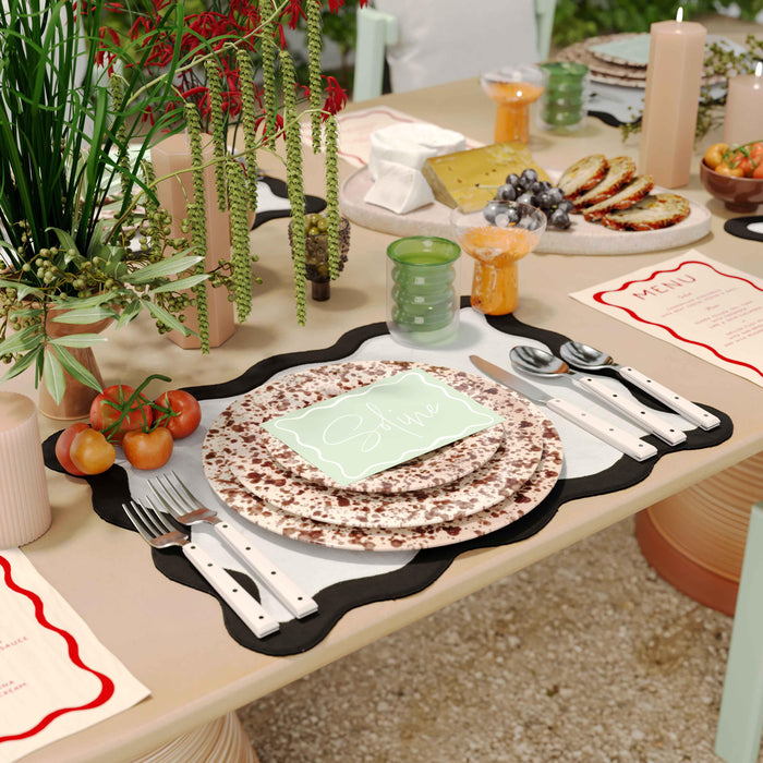 Scalloped Edge Black and White Cotton Placemat - Set of 4 - Home And Beyond