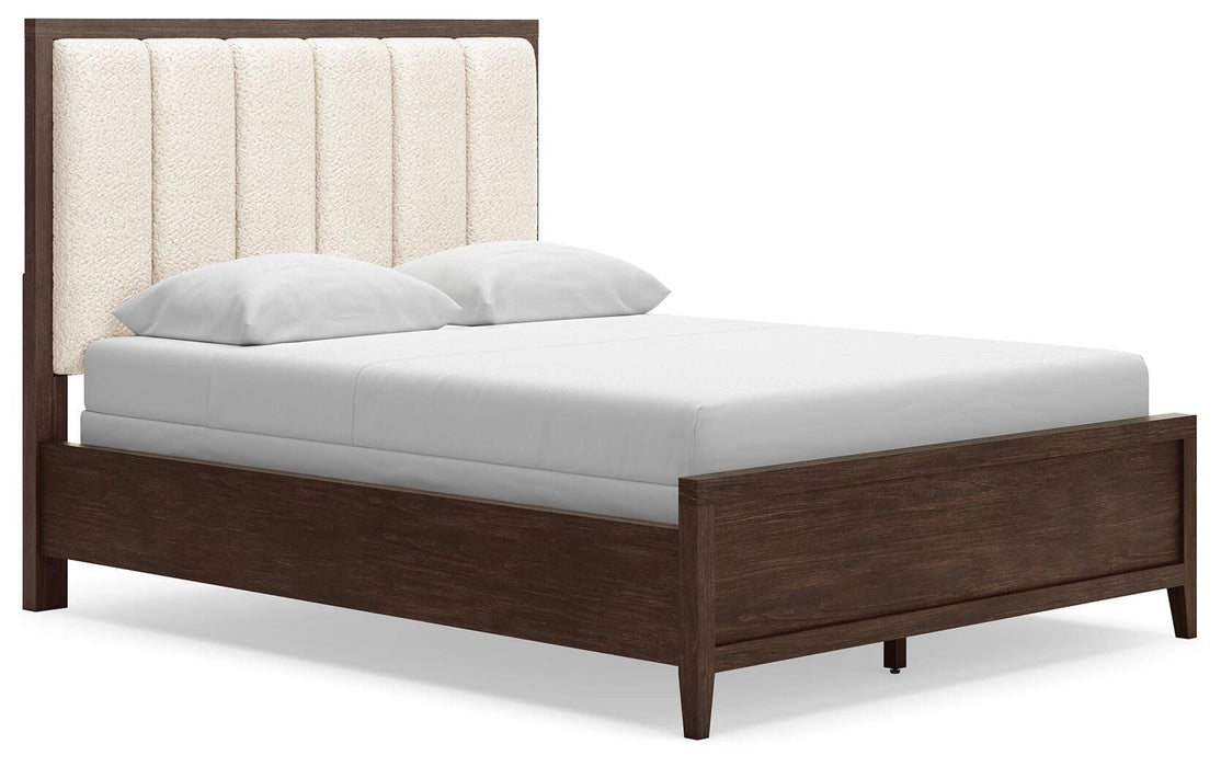 Westonfort Upholstered Panel Bed